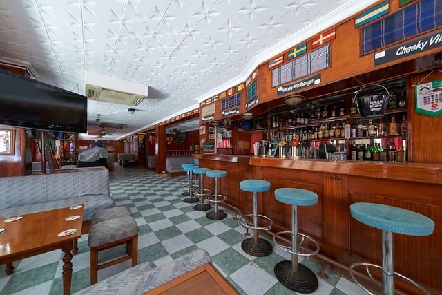 Restaurant/Bar til salg i Magalluf, Calvià - € 2.200.000 (Ref: 4724978)