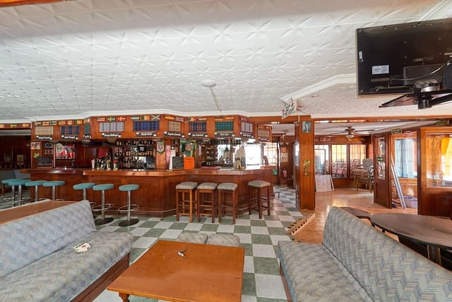 Restaurant/Bar til salg i Magalluf, Calvià - € 2.200.000 (Ref: 4724978)