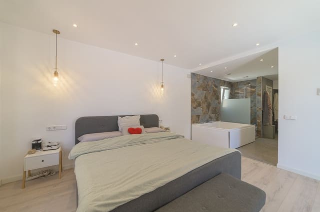 6 bedroom Villa for sale in Es Capdella, Calvià with pool garage - € 1,650,000 (Ref: 7707047)