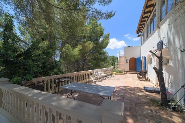 6 bedroom Villa for sale in Es Capdella, Calvià with pool garage - € 1,650,000 (Ref: 7707047)