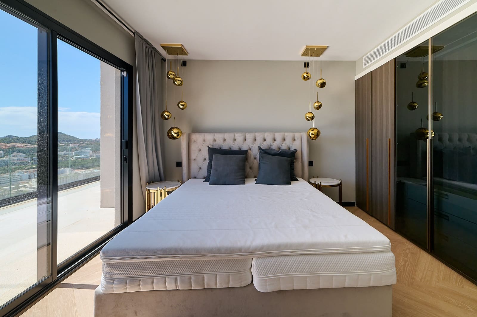 4 soverom Villa til salgs i Santa Ponsa med svømmebasseng garasje - € 4 450 000 (Ref: 8295431)