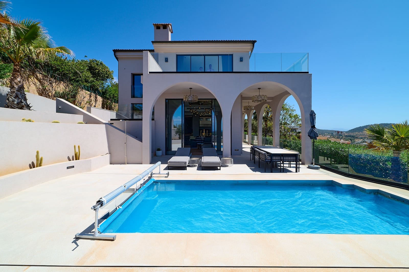 4 soverom Villa til salgs i Santa Ponsa med svømmebasseng garasje - € 4 450 000 (Ref: 8295431)