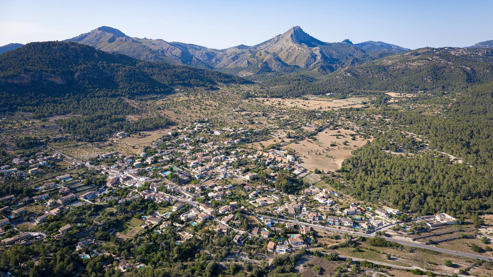 5 soveværelse Finca/Landehus til salg i Es Capdella med swimmingpool garage - € 4.500.000 (Ref: 8345527)