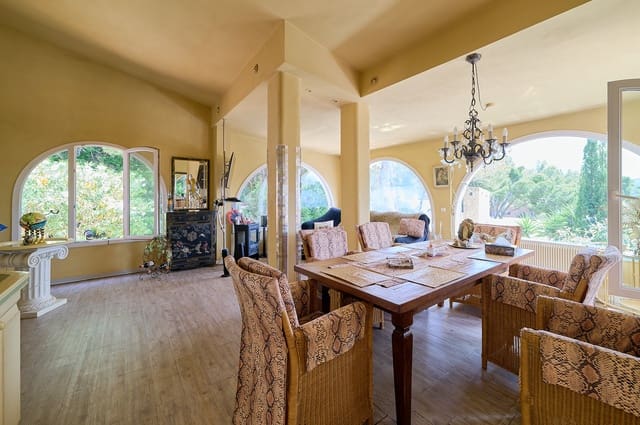 4 soverom Villa til salgs i Costa de la Calma, Calvià med svømmebasseng garasje - € 1 350 000 (Ref: 9077572)