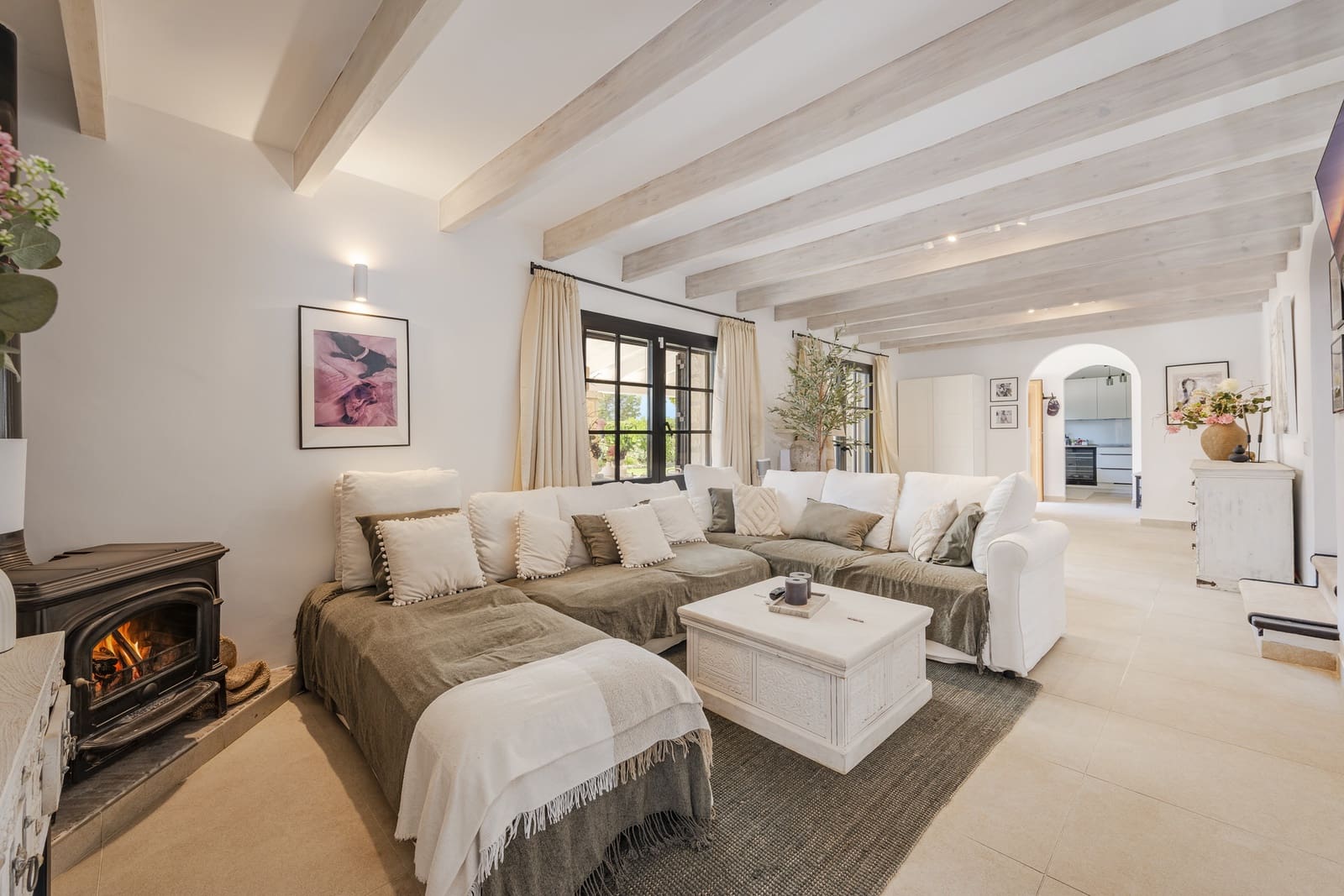 8 soveværelse Finca/Landehus til salg i Binissalem med swimmingpool garage - € 3.900.000 (Ref: 9153573)