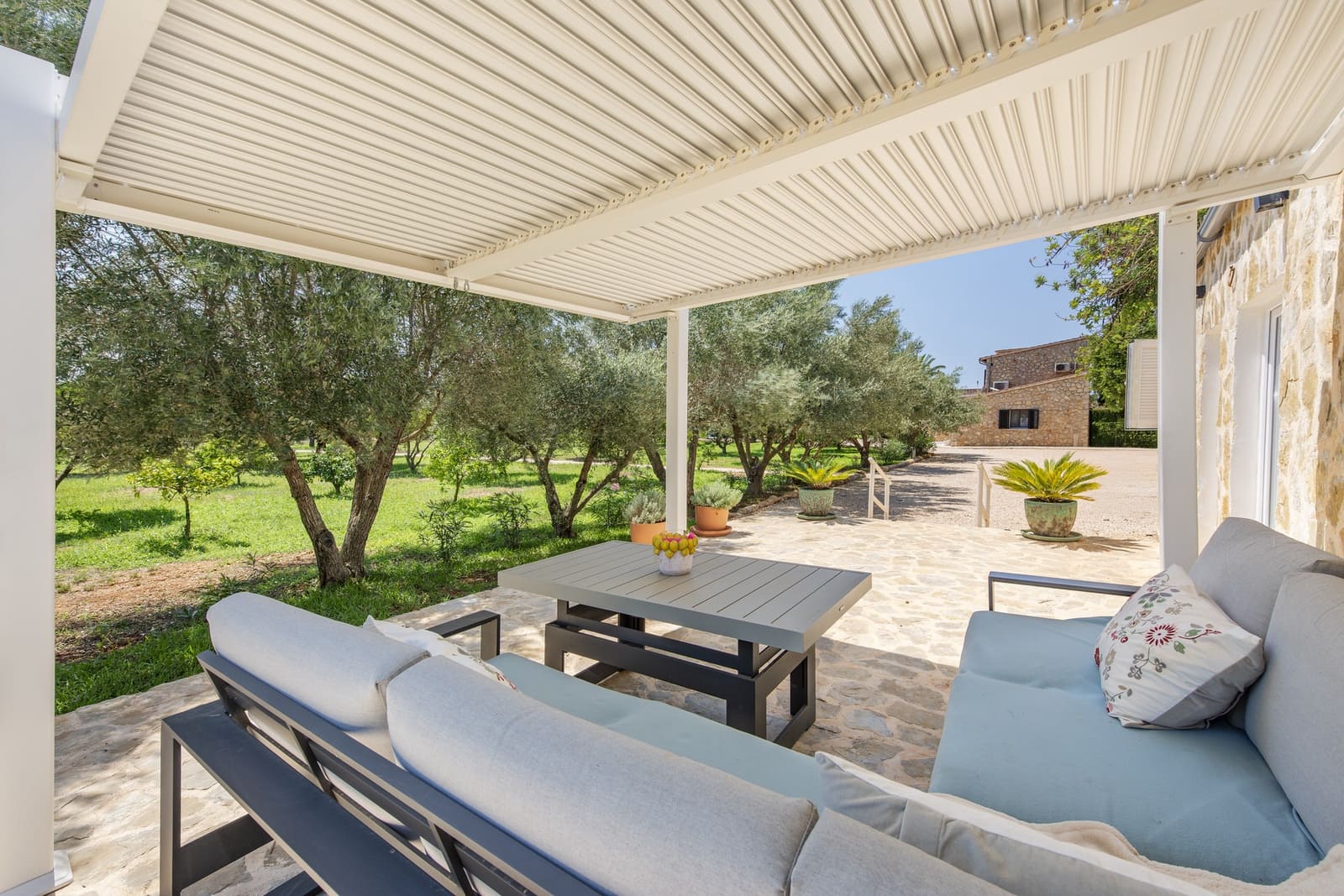 8 soveværelse Finca/Landehus til salg i Binissalem med swimmingpool garage - € 3.900.000 (Ref: 9153573)