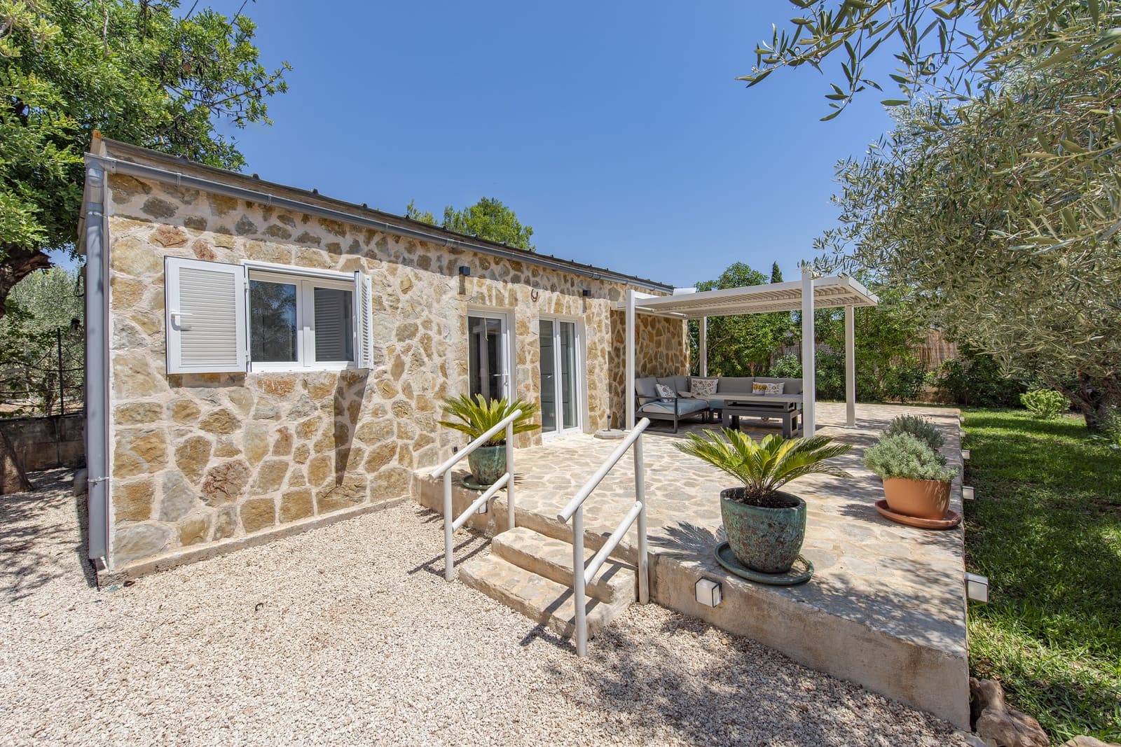 8 soveværelse Finca/Landehus til salg i Binissalem med swimmingpool garage - € 3.900.000 (Ref: 9153573)