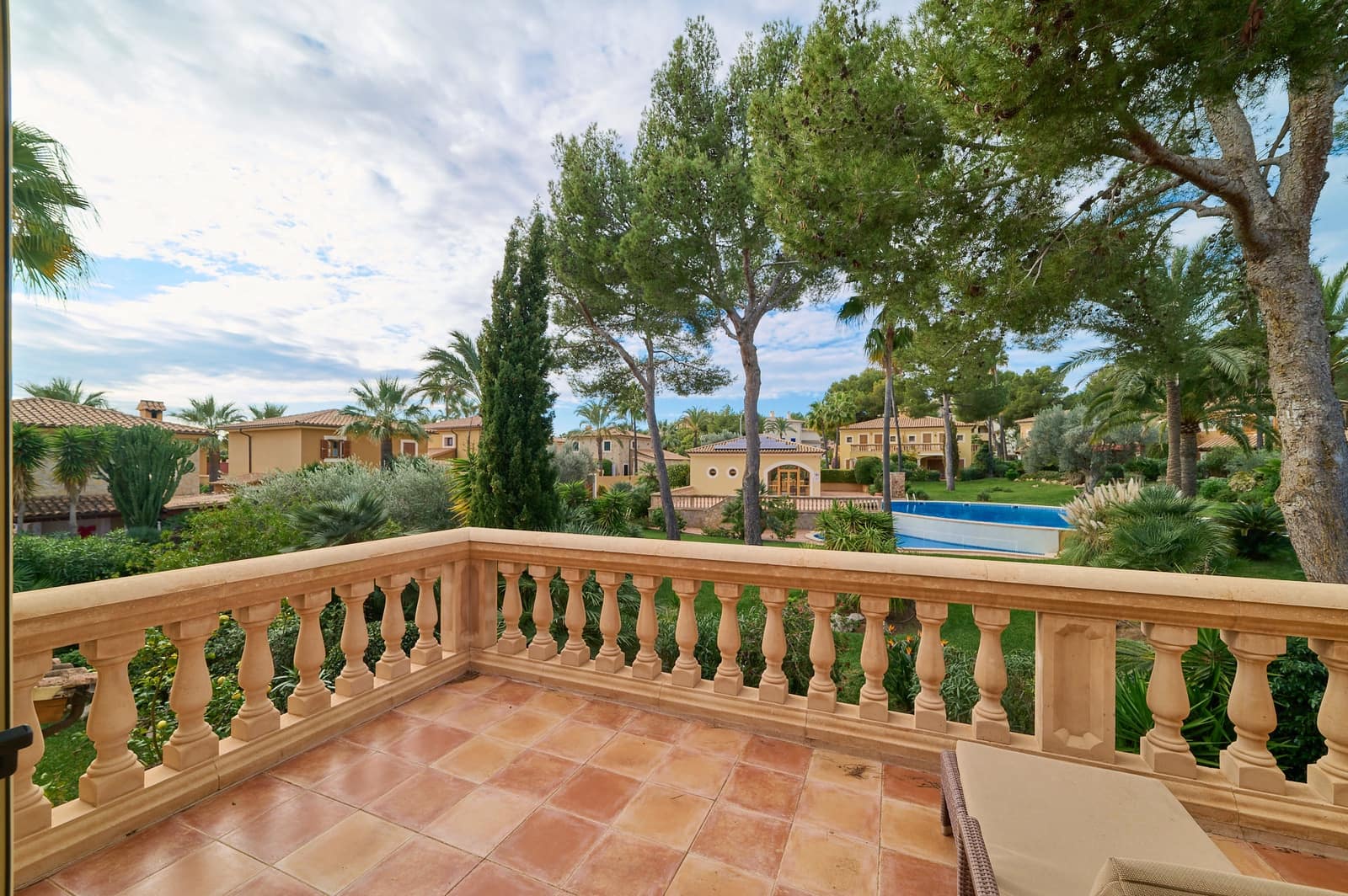 3 bedroom Terraced Villa for sale in Santa Ponsa with garage - € 840,000 (Ref: 9462852)