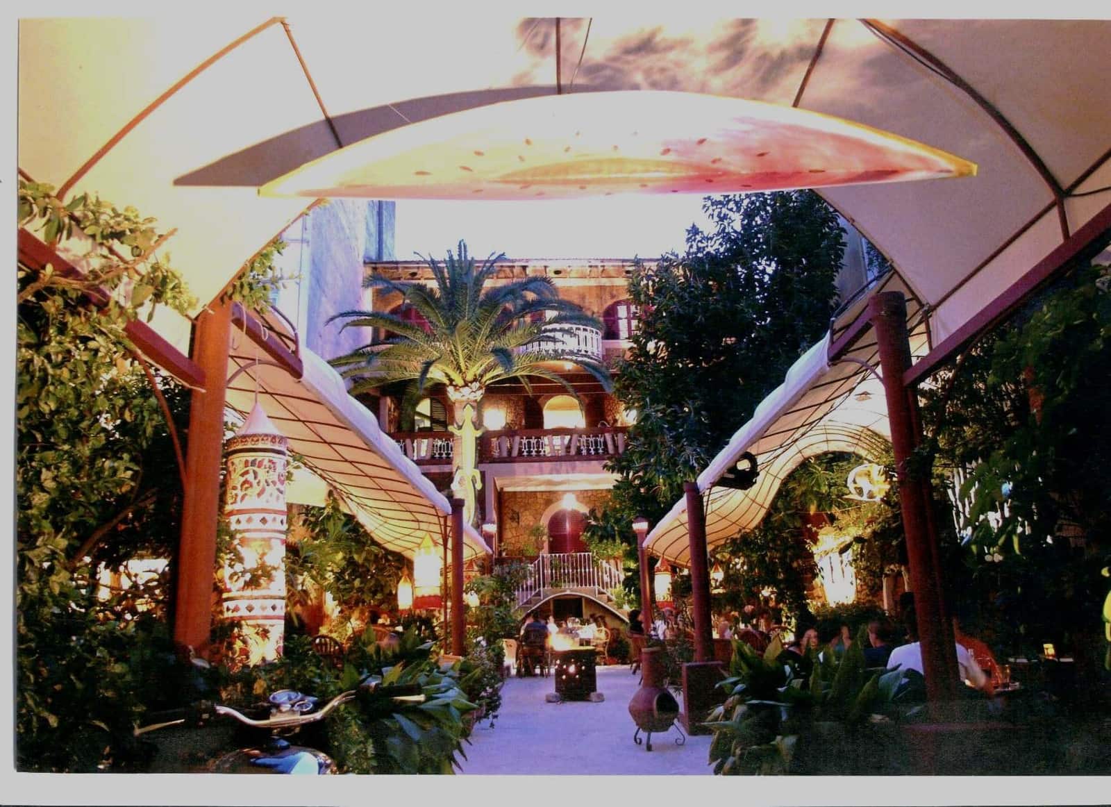 14 bedroom Hotel for sale in Palma de Mallorca - € 4,000,000 (Ref: 9497937)