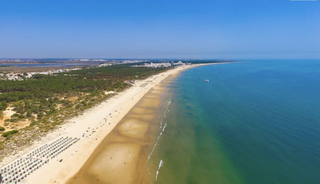 1 Zimmer Strandapartment zu vermieten in Isla Canela mit Pool Garage - 1.500 € (Ref: 7464683)