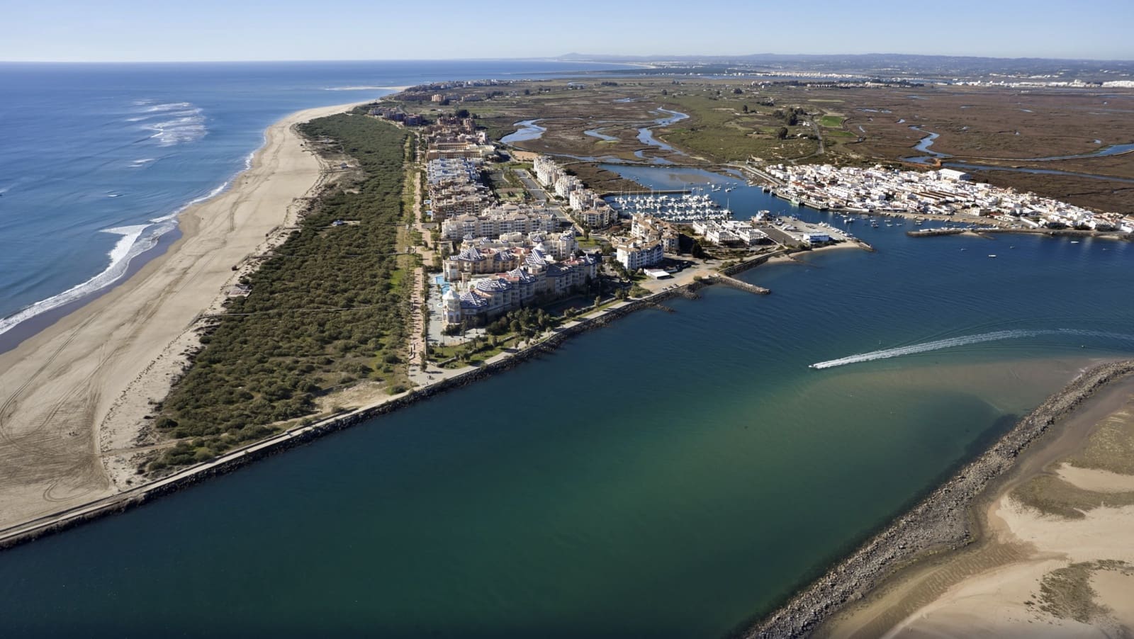 1 Zimmer Strandapartment zu vermieten in Isla Canela mit Pool Garage - 1.500 € (Ref: 7464683)