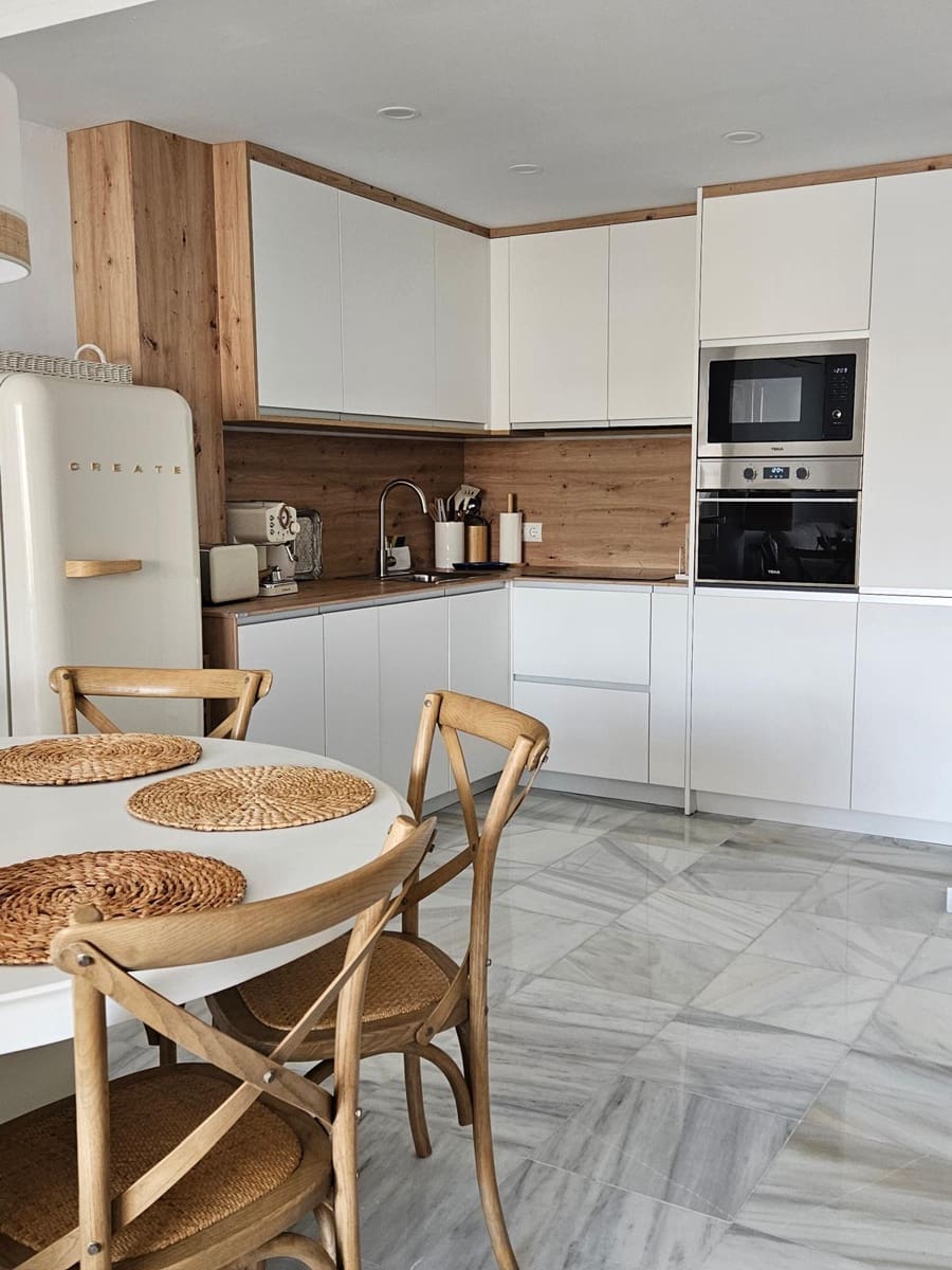 2 sypialnia Apartament do wynajęcia w Marbella z basenem garażem - 1 700 € (Ref: 7797826)