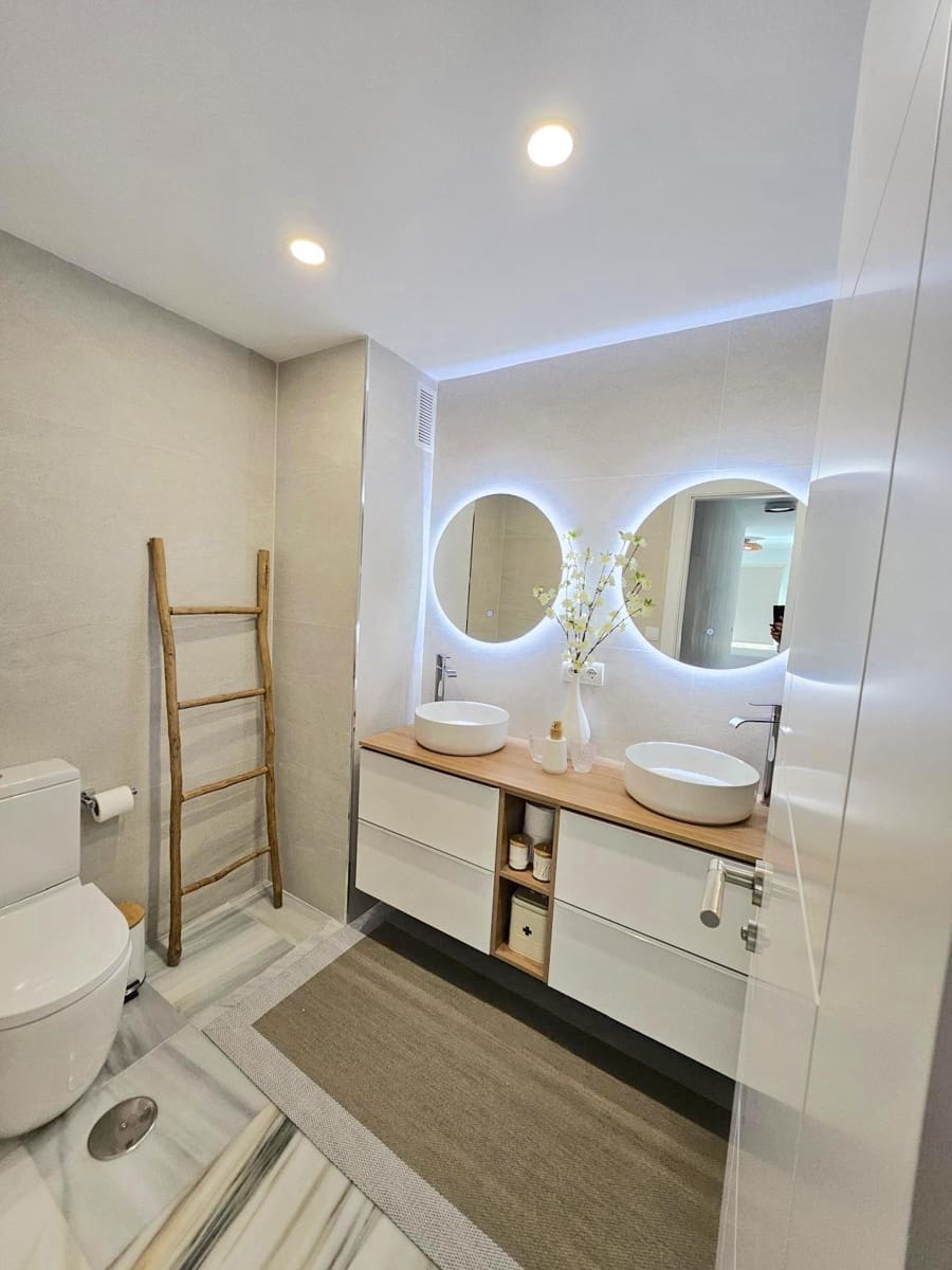 2 sypialnia Apartament do wynajęcia w Marbella z basenem garażem - 1 700 € (Ref: 7797826)