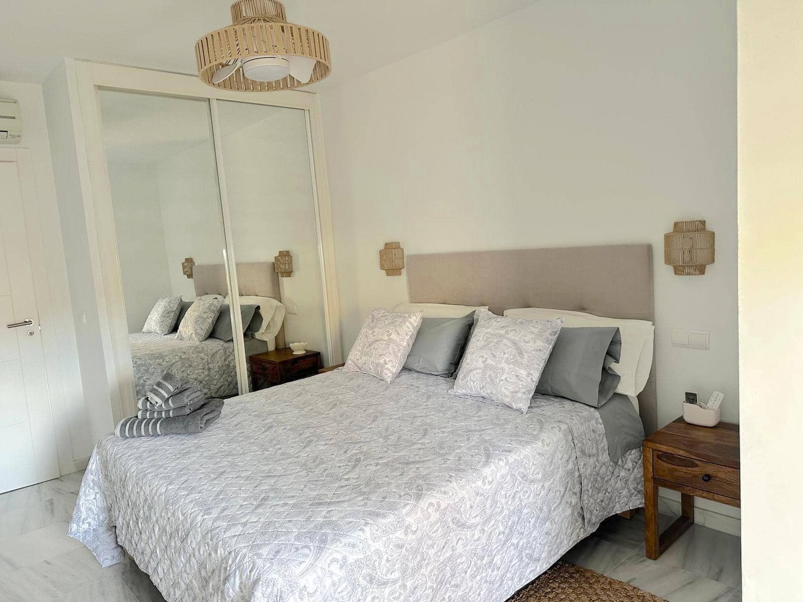 2 sypialnia Apartament do wynajęcia w Marbella z basenem garażem - 1 700 € (Ref: 7797826)