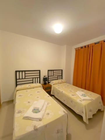 Apartamento de 3 habitaciones en Ayamonte en alquiler con piscina - 2.300 € (Ref: 8299146)