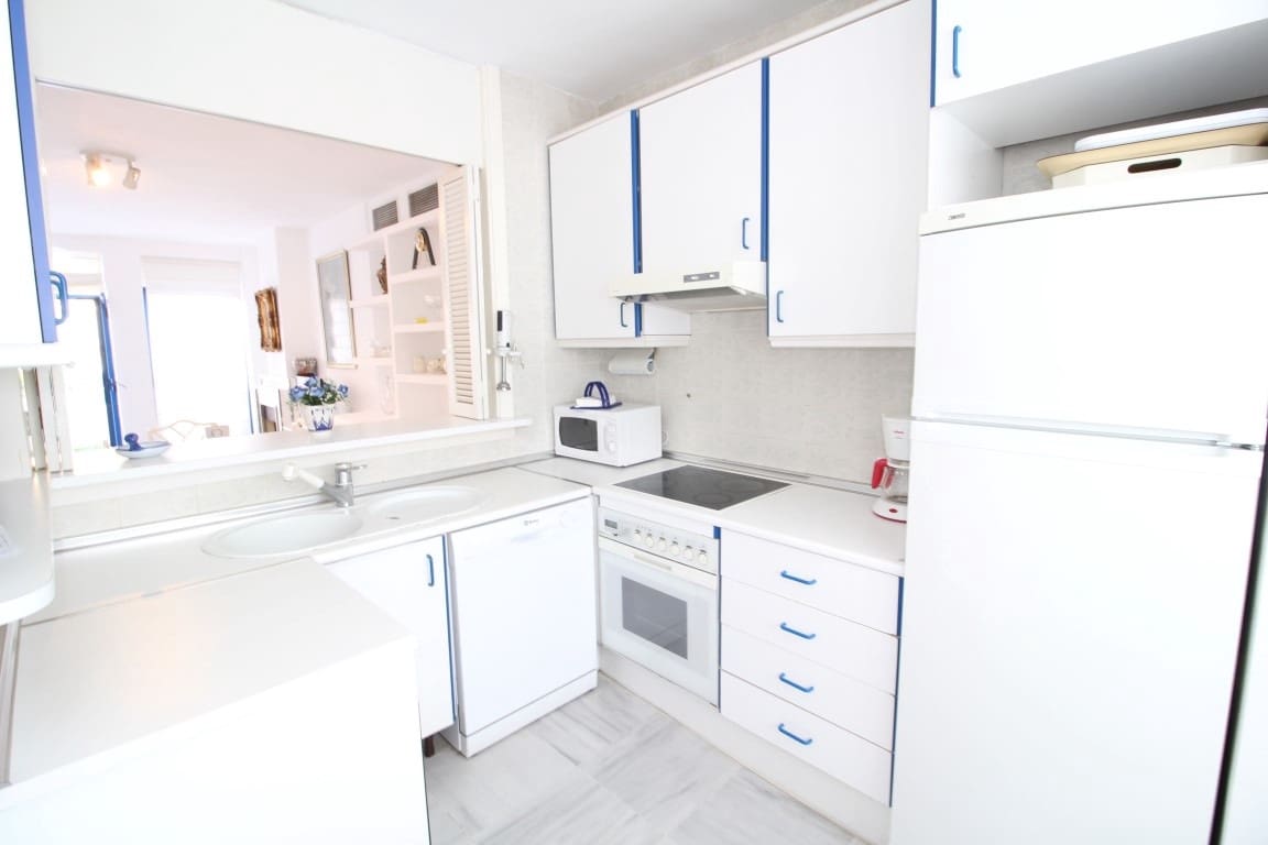 2 quarto Apartamento para arrendar em Marbella com piscina garagem - 1 800 € (Ref: 8325052)