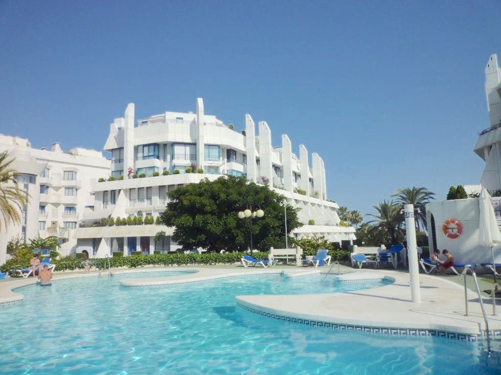 2 quarto Apartamento para arrendar em Marbella com piscina garagem - 1 800 € (Ref: 8325052)