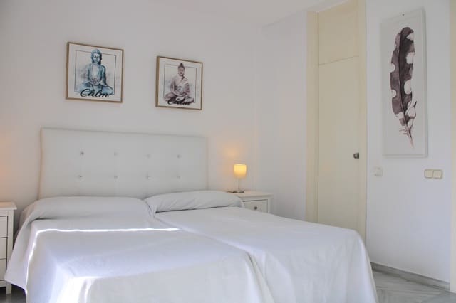 Piso de 2 habitaciones en Marbella Centro, Marbella en alquiler con piscina garaje - 1.800 € (Ref: 8325052)