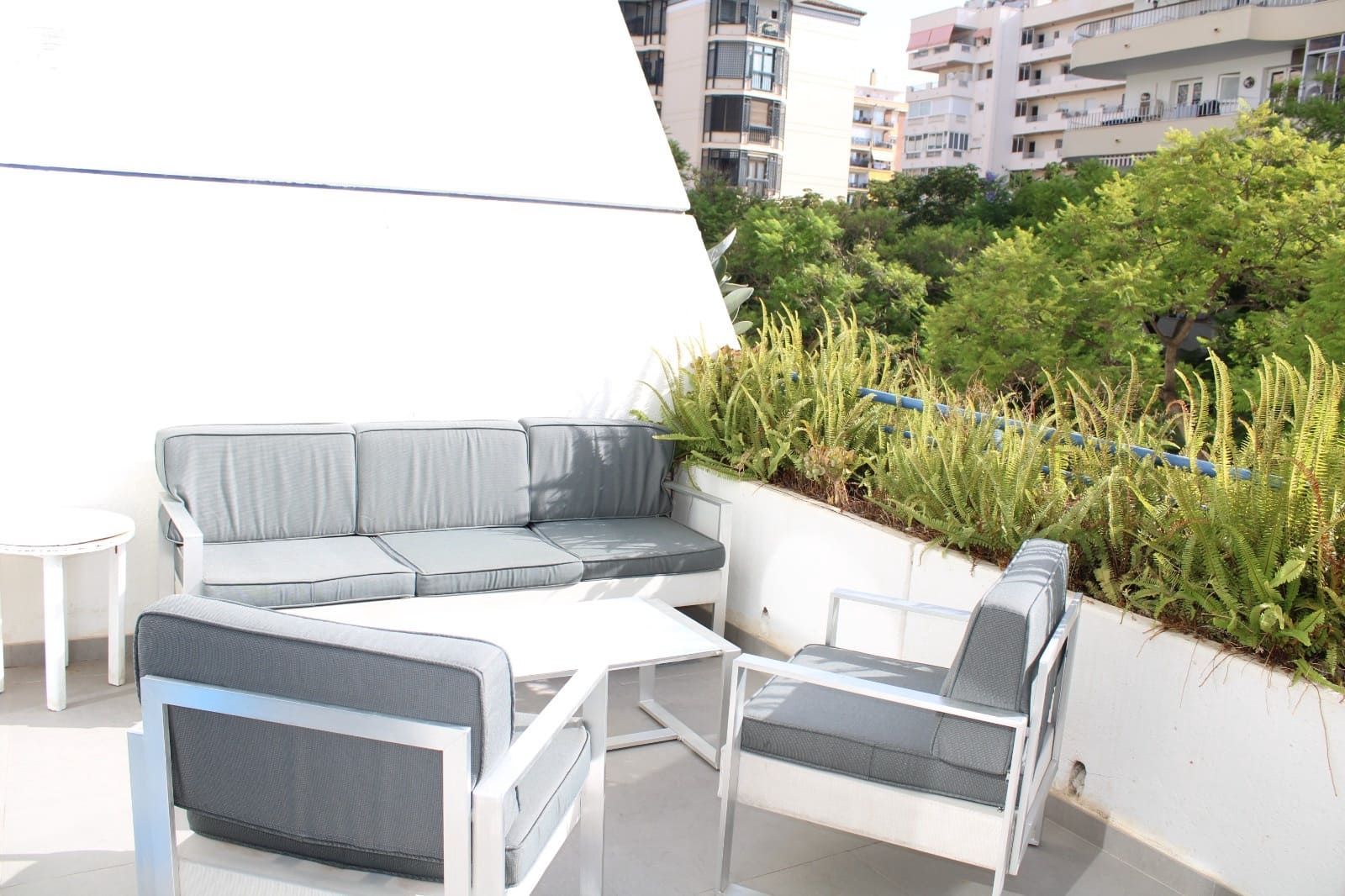 2 quarto Apartamento para arrendar em Marbella com piscina garagem - 1 800 € (Ref: 8325052)