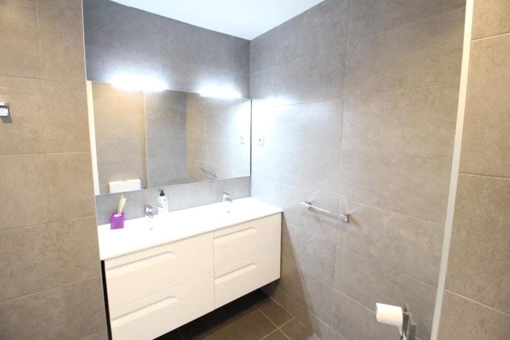 3 makuuhuone Huoneisto vuokrattavana paikassa Marbella mukana uima-altaan 
autotalli - 1 300 € (Ref: 9438258)