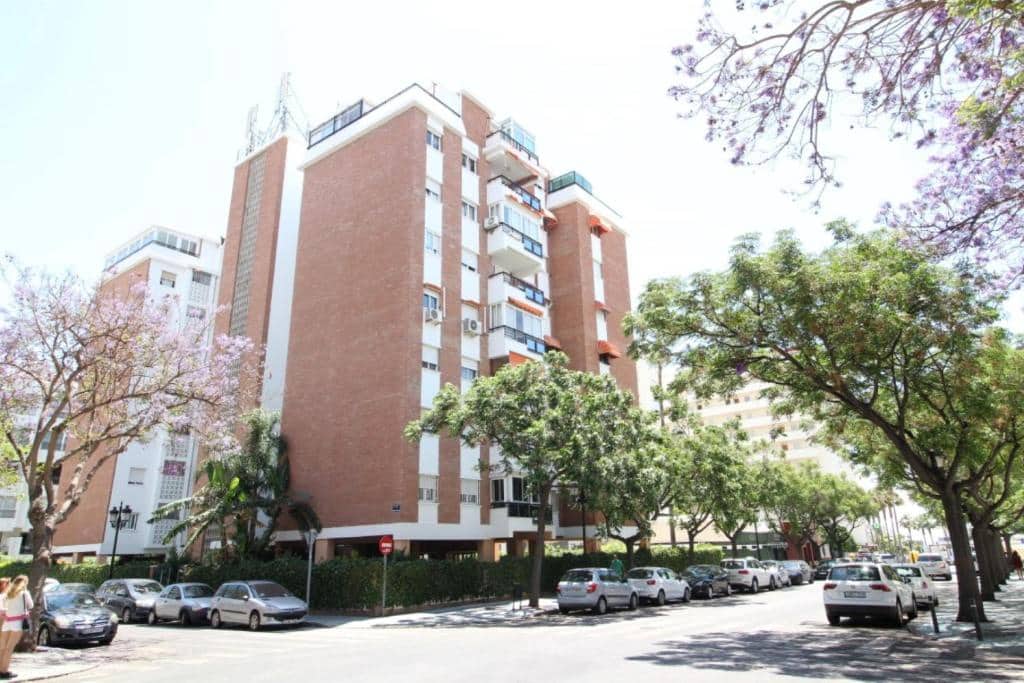 3 makuuhuone Huoneisto vuokrattavana paikassa Marbella mukana uima-altaan 
autotalli - 1 300 € (Ref: 9438258)