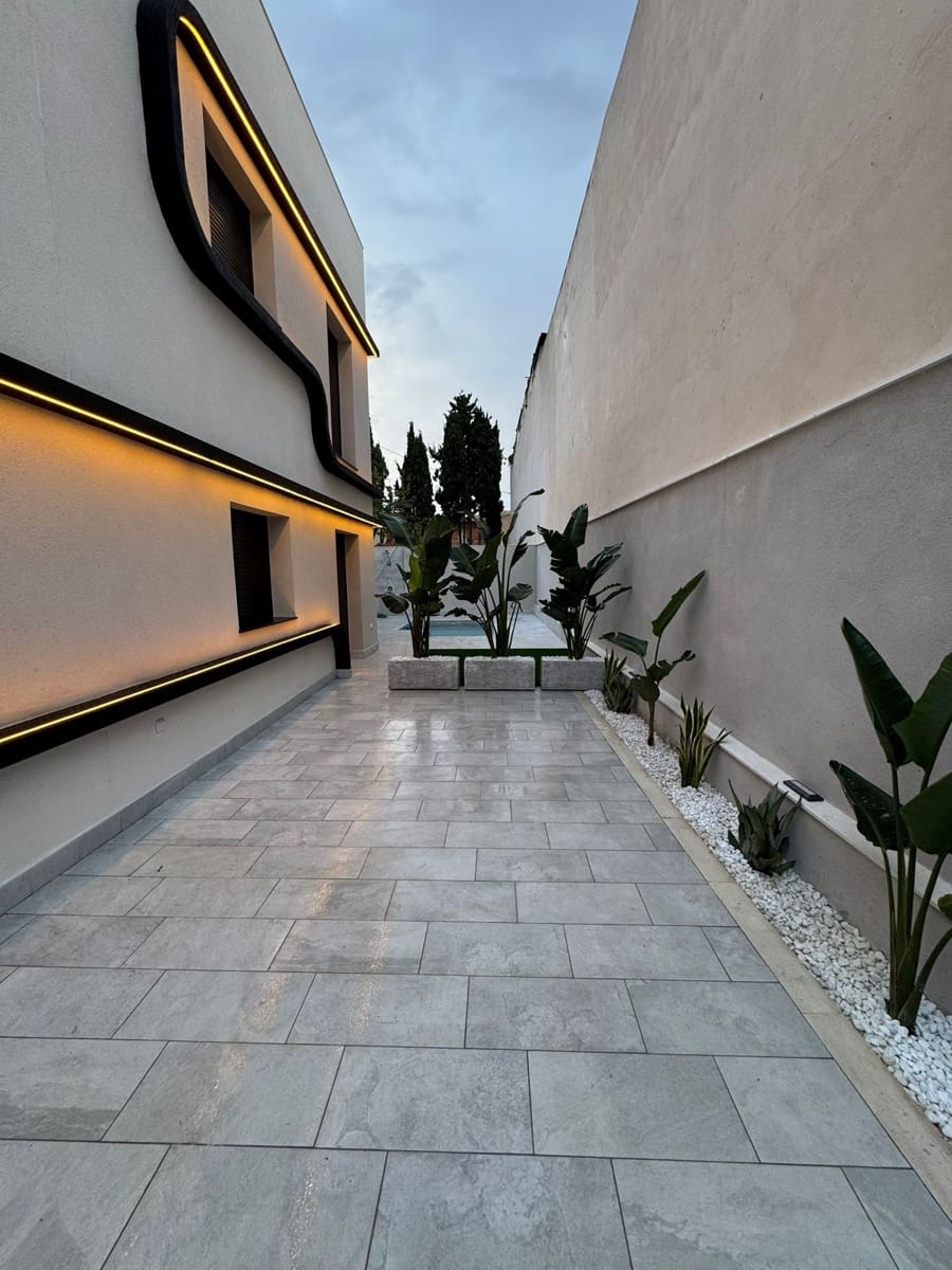 4 slaapkamer Villa te koop in Pilar de la Horadada met zwembad garage - € 698.000 (Ref: 9847833)