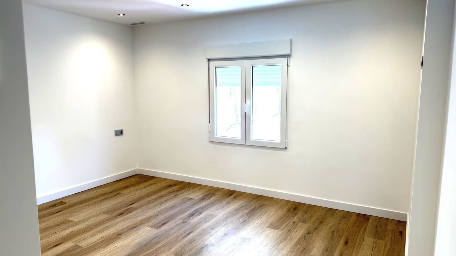 3 bedroom Apartment for sale in Alicante / Alacant city with garage - € 465,000 (Ref: 9958960)