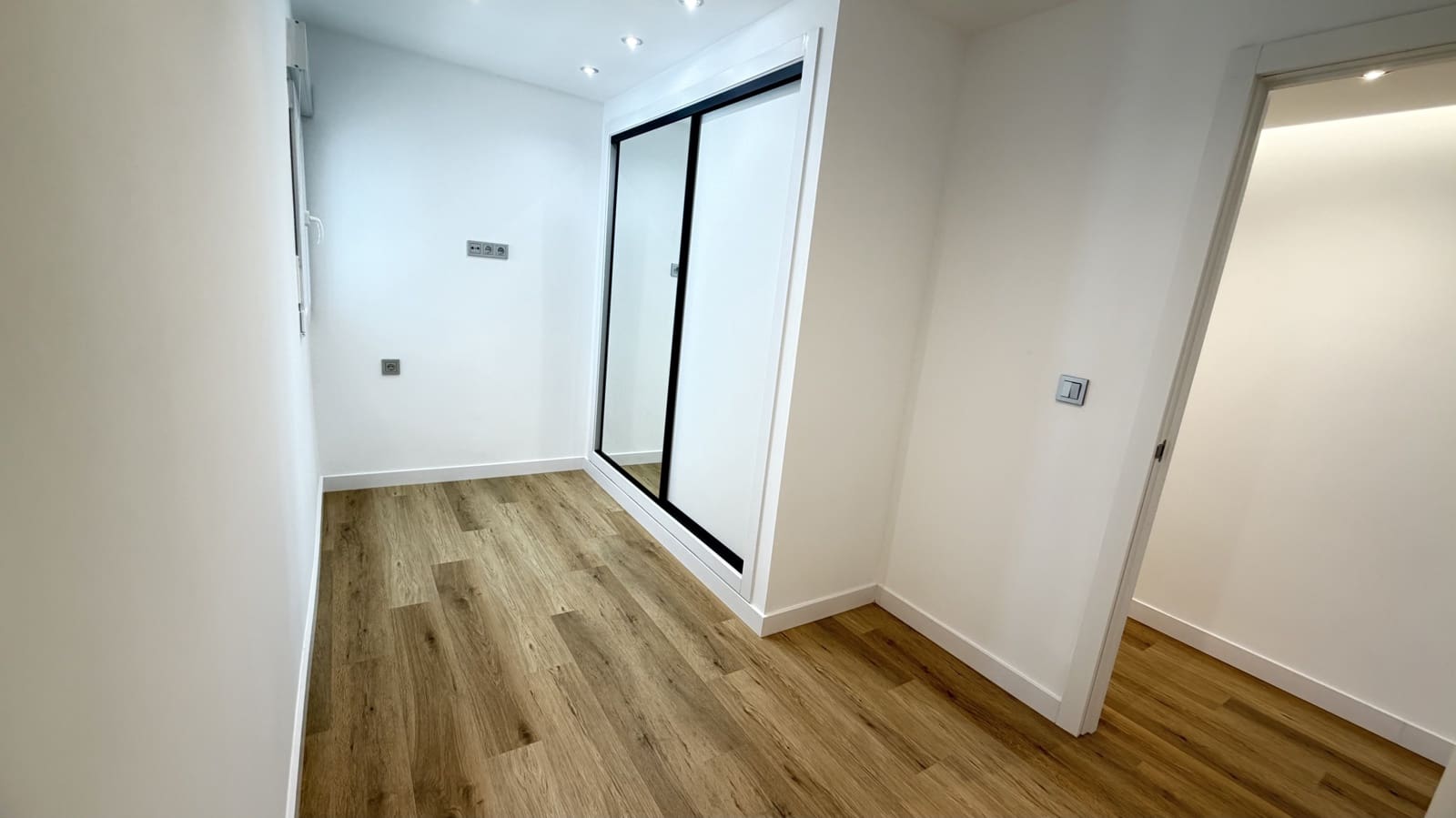 3 bedroom Apartment for sale in Alicante / Alacant city with garage - € 465,000 (Ref: 9958960)