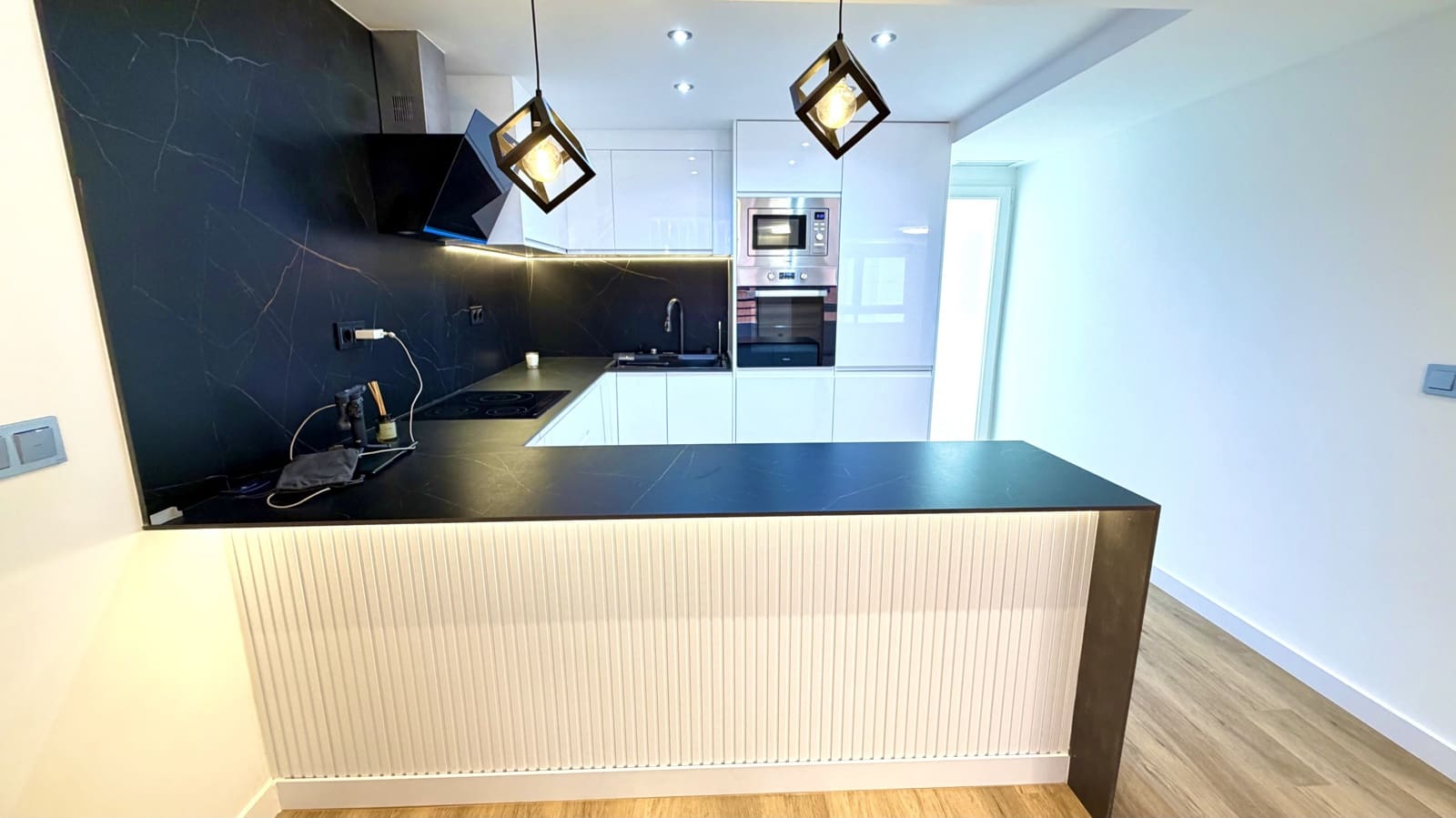 3 bedroom Apartment for sale in Alicante / Alacant city with garage - € 465,000 (Ref: 9958960)