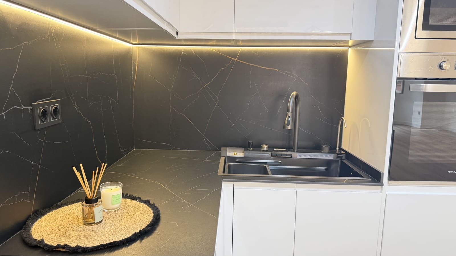 3 bedroom Apartment for sale in Alicante / Alacant city with garage - € 465,000 (Ref: 9958960)
