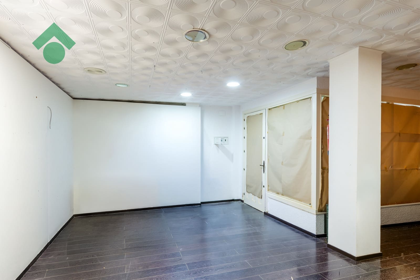 Comercial para venda em Almunecar - 74 900 € (Ref: 10037698)