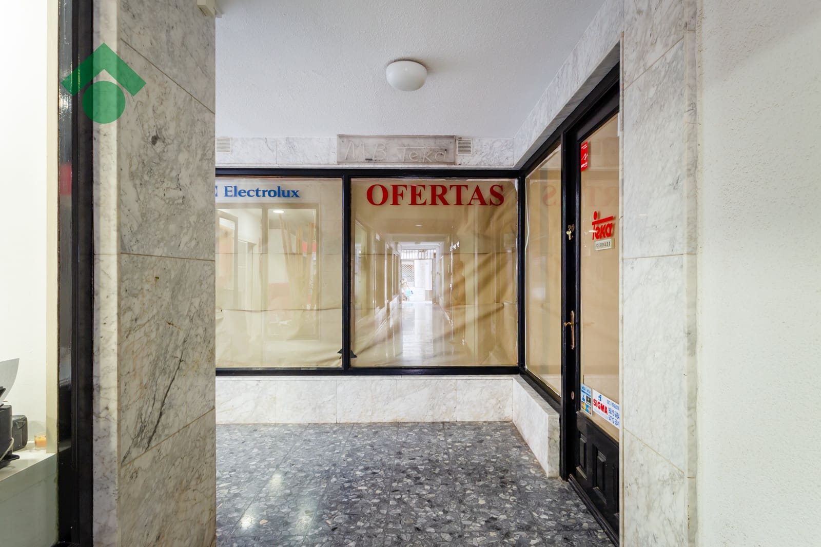Comercial para venda em Almunecar - 74 900 € (Ref: 10037698)