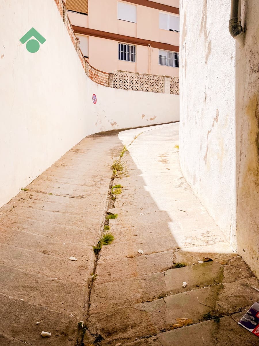 Garage for sale in Almunecar - € 25,900 (Ref: 10037700)
