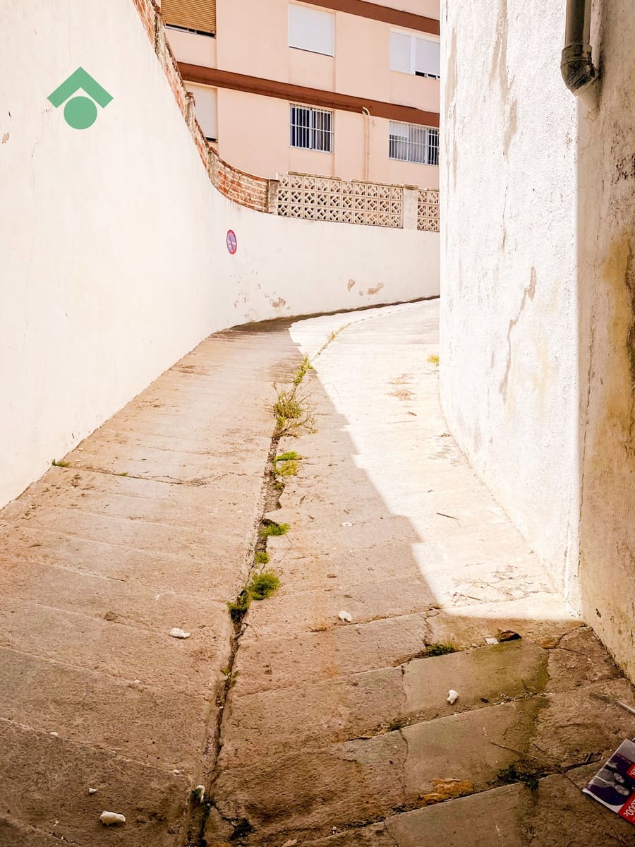 Garage for sale in Almunecar - € 20,900 (Ref: 10037700)