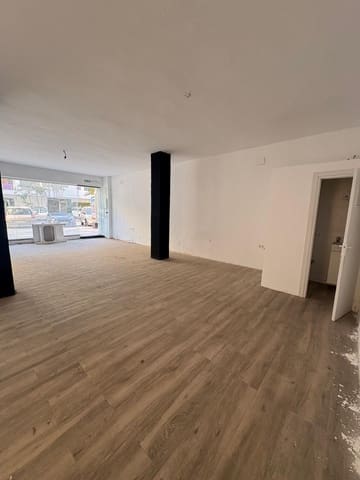 Comercial para venda em Almuñécar com garagem - 159 900 € (Ref: 10037702)
