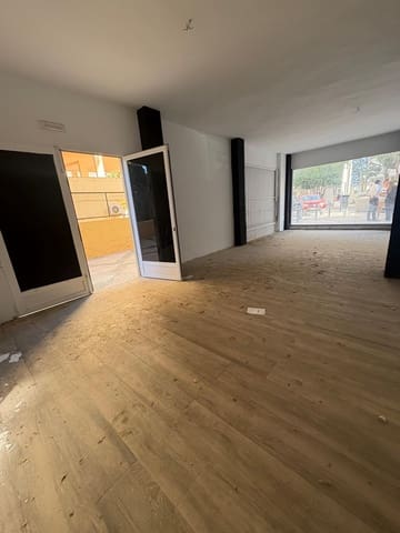 Comercial para venda em Almuñécar com garagem - 159 900 € (Ref: 10037702)