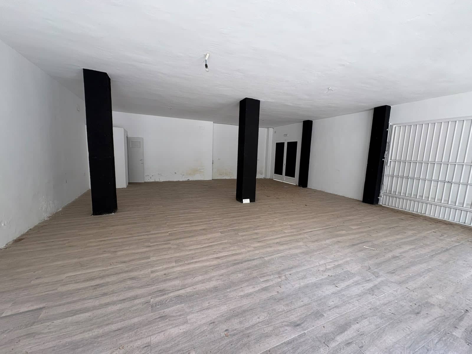 Comercial para venda em Almunecar com garagem - 159 900 € (Ref: 10037702)