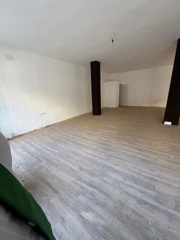 Comercial para venda em Almuñécar com garagem - 159 900 € (Ref: 10037702)