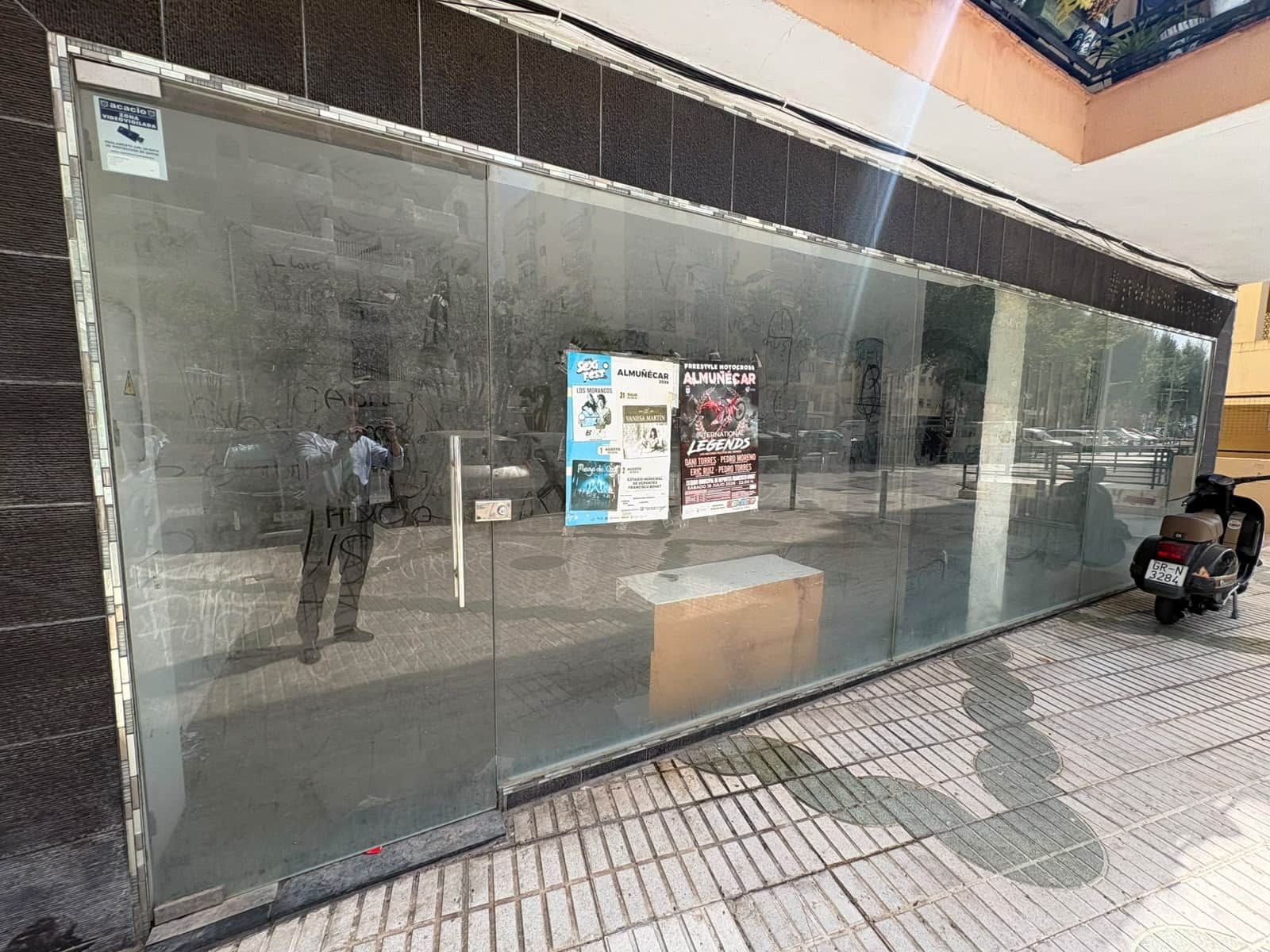 Comercial para venda em Almunecar com garagem - 159 900 € (Ref: 10037702)