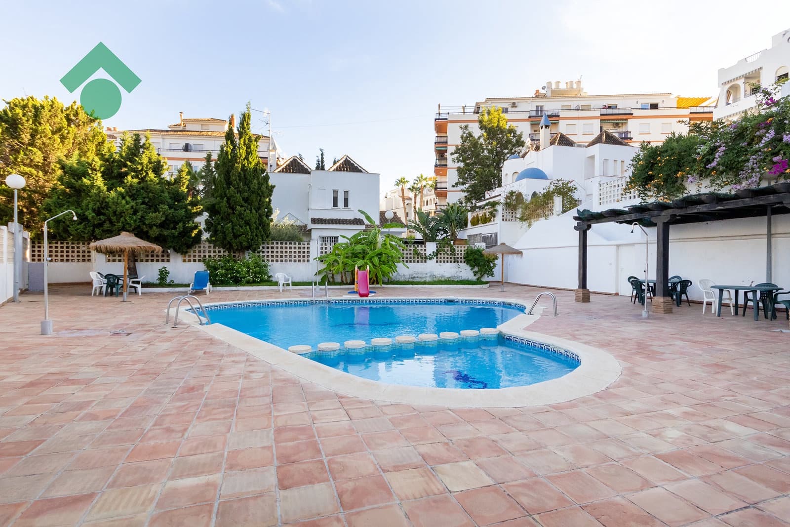 4 sovrum Villa till salu i Almunecar med pool garage - 699 900 € (Ref: 10091511)