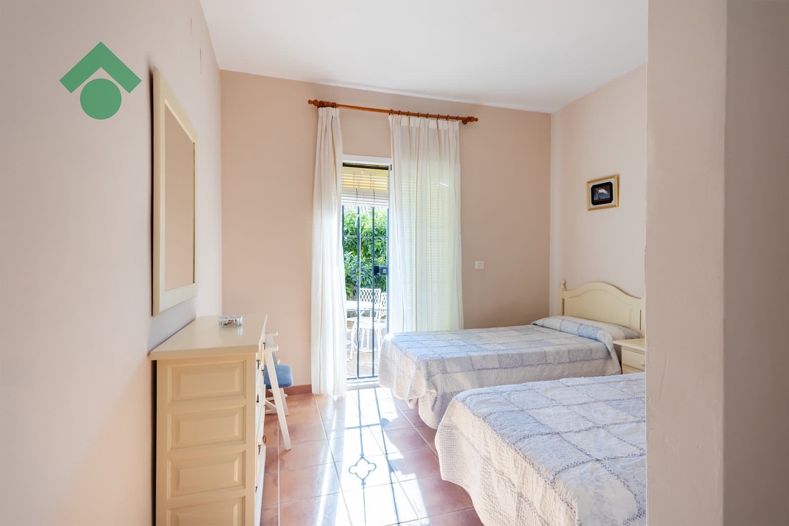 3 slaapkamer Rijtjeshuis te koop in Almunecar met garage - € 290.000 (Ref: 10148187)