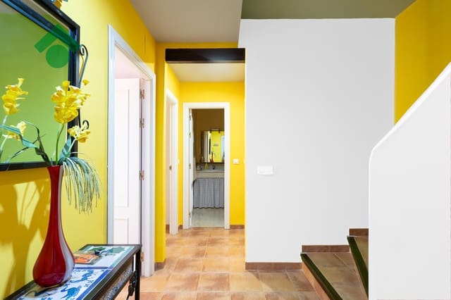 3 bedroom Terraced Villa for sale in Almuñécar with garage - € 290,000 (Ref: 10148187)