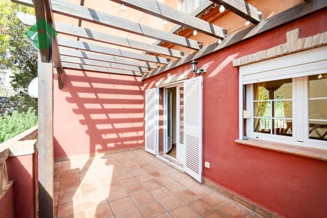 2 bedroom Terraced Villa for sale in Almuñécar with garage - € 235,000 (Ref: 10148188)