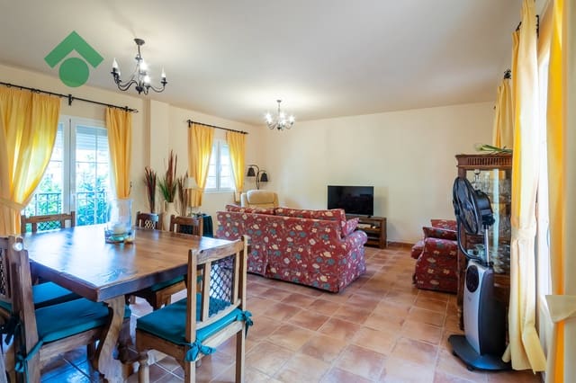 2 bedroom Terraced Villa for sale in Almuñécar with garage - € 235,000 (Ref: 10148188)