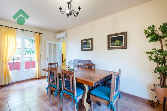 2 bedroom Terraced Villa for sale in Almuñécar with garage - € 235,000 (Ref: 10148188)