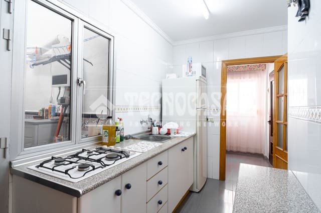 5 soveværelse Byhus til salg i Torre del Mar, Vélez-Málaga - € 469.900 (Ref: 8402704)