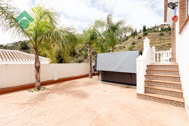 3 sypialnia Willa na sprzedaż w Almuñécar z basenem - 449 900 € (Ref: 8969757)