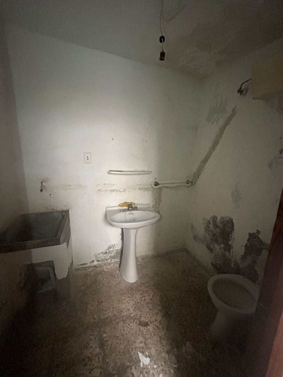 4 soveværelse Byhus til salg i Almunecar - € 55.000 (Ref: 9163222)