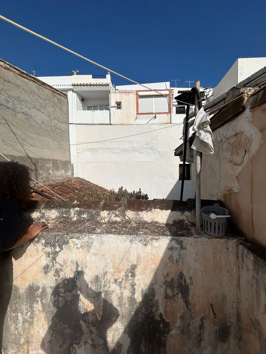 4 soveværelse Byhus til salg i Almunecar - € 55.000 (Ref: 9163222)