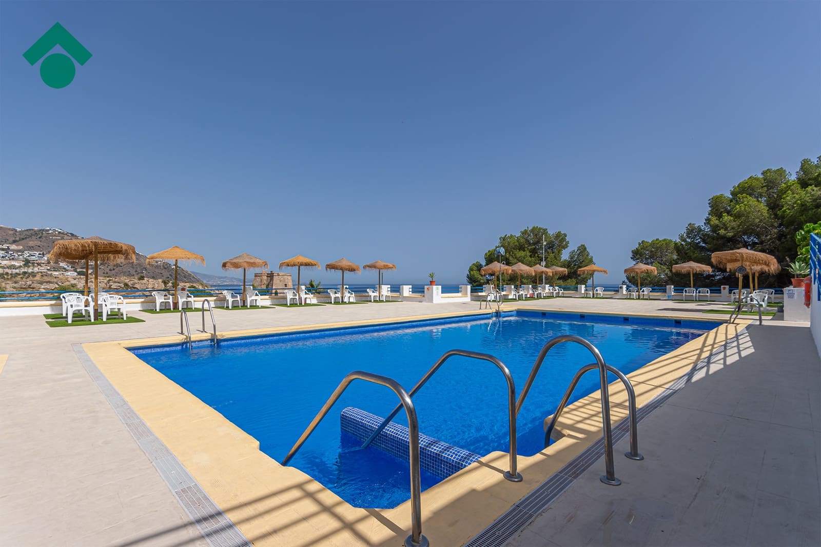 2 soverom Leilighet til salgs i Almunecar med svømmebasseng garasje - € 189 900 (Ref: 9168872)